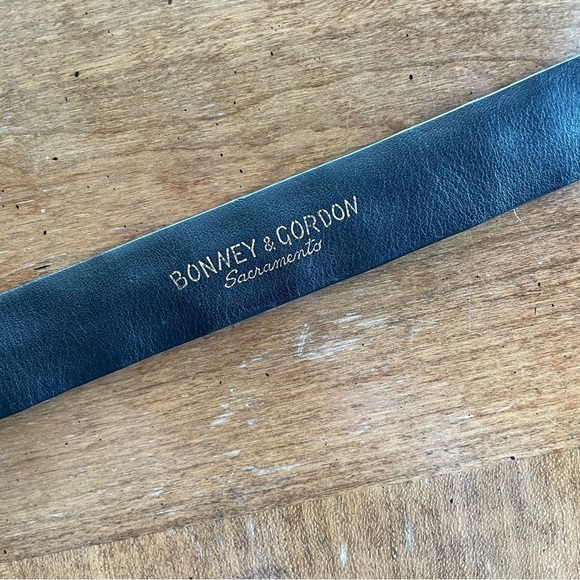 Vintage Black Alligator Leather Belt with Silver Tone Brass Buckle 32" - Picture 5 of 11